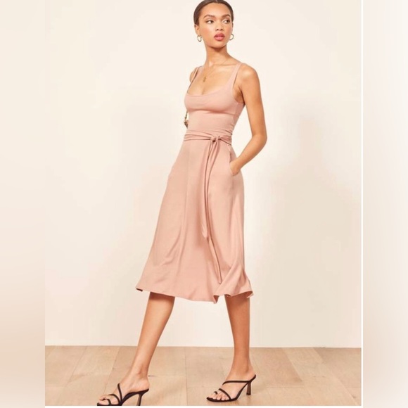 Reformation Dresses & Skirts - REFORMATION Helina Dress Size XS